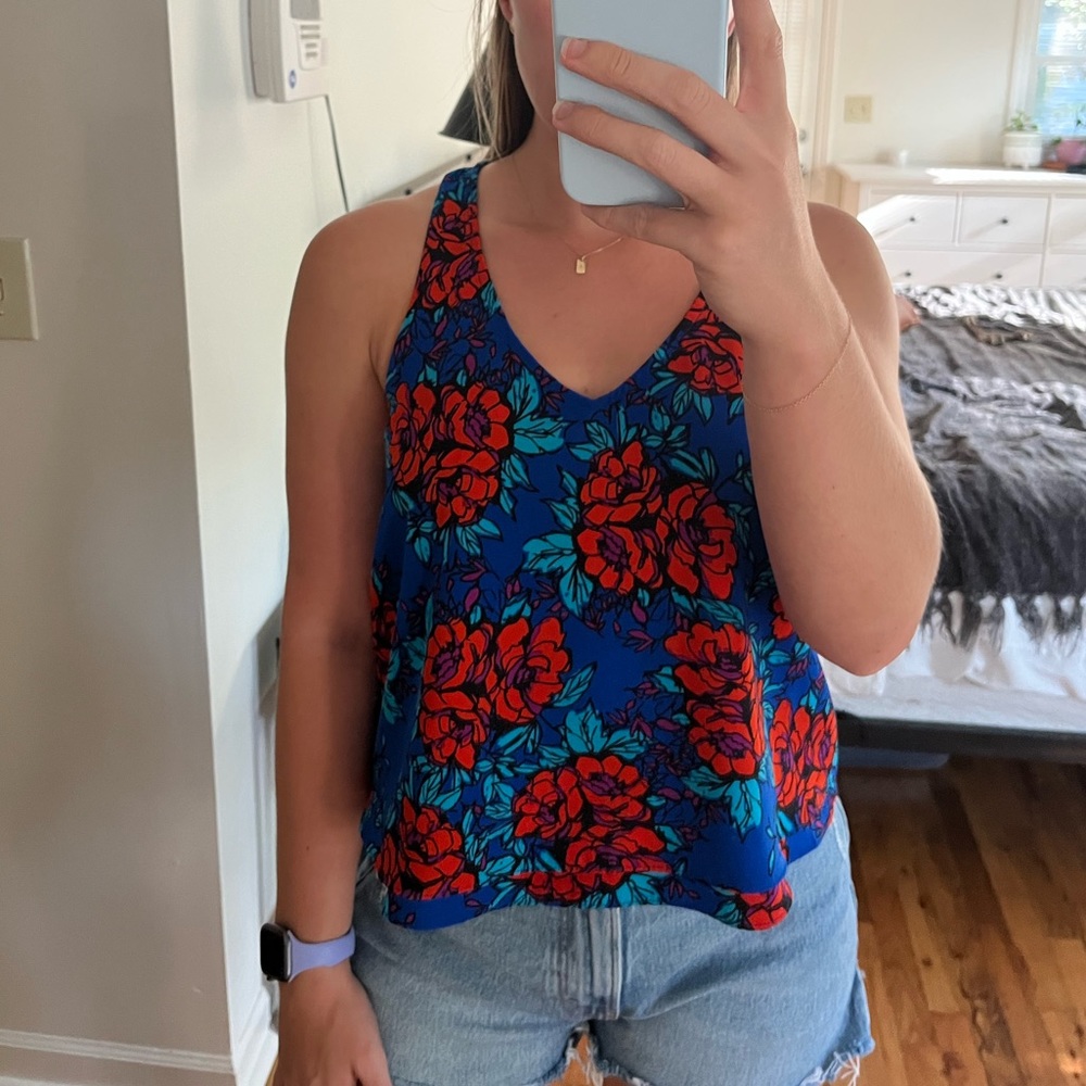 Gianni Bini Red and White Floral Tank
